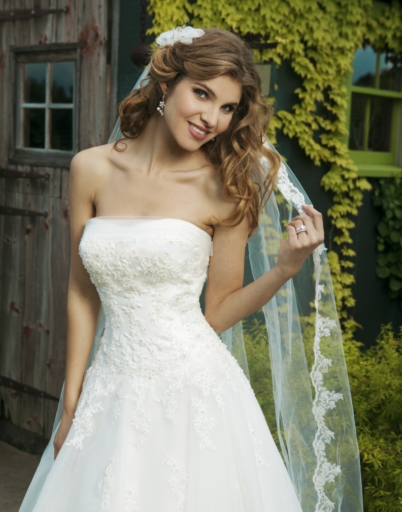 Elegant White Ivory Wedding Dresses,Strapless Wedding Gowns,Long Bridal